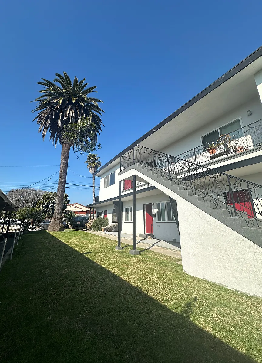 Building Photo - 821 Maple St