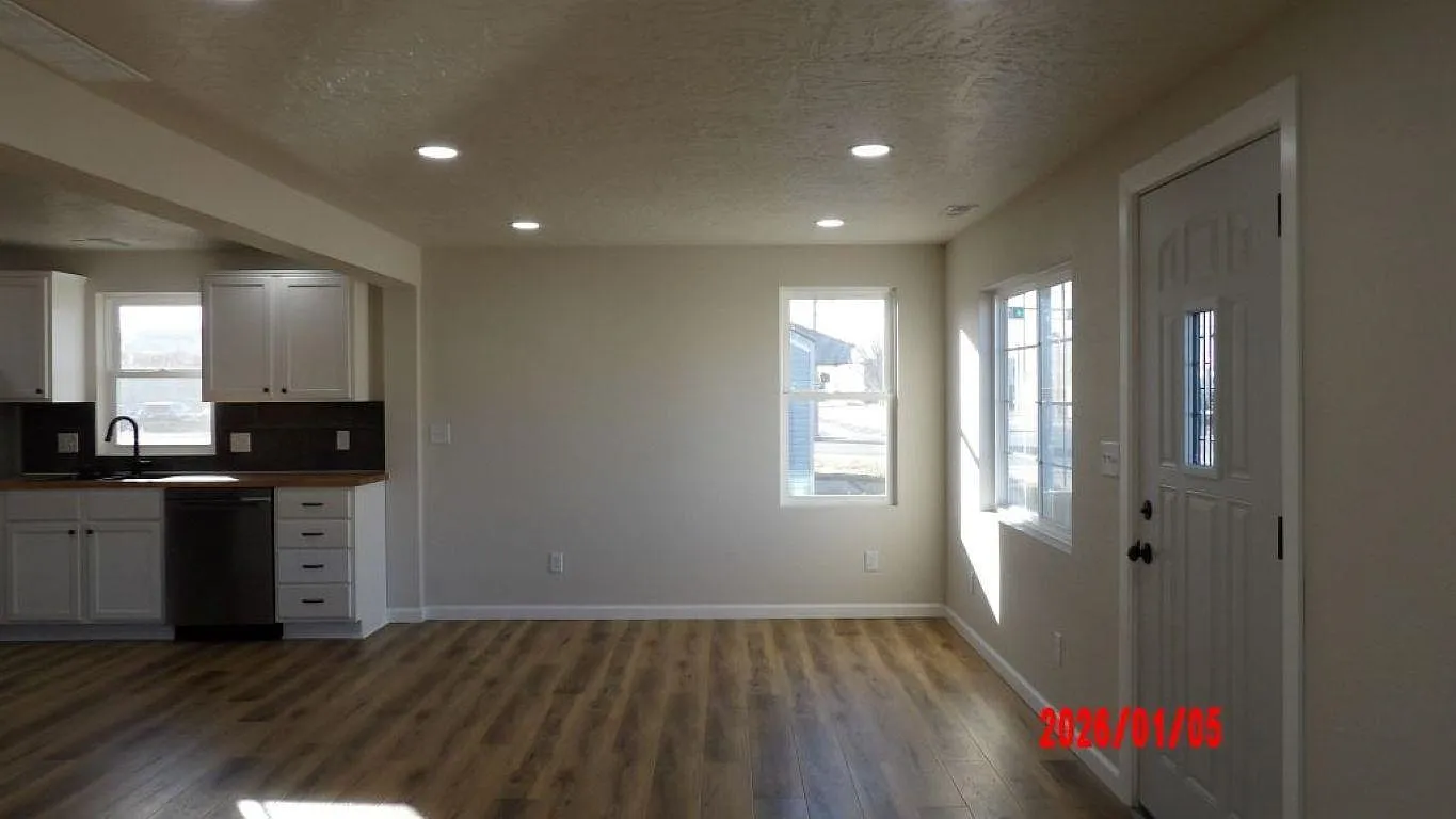 3 bed, 1224 sqft, $1,475 — Photo 2