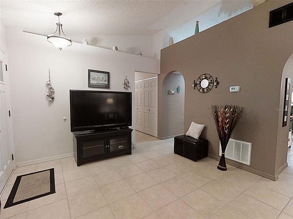 3rd image of 1771 Hazelton Ave