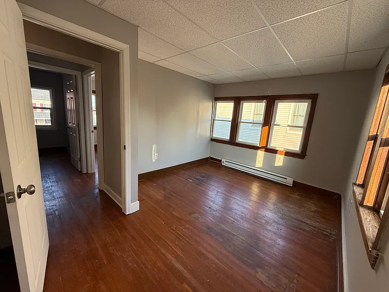 10 Fairview Ave #3 — Photo 9