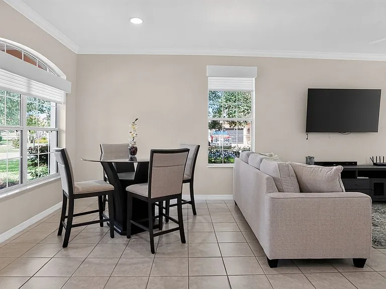 8525 SW 86th Ter — Photo 10