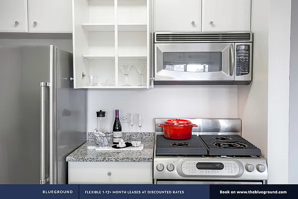 Rented by The Blueground | media 92