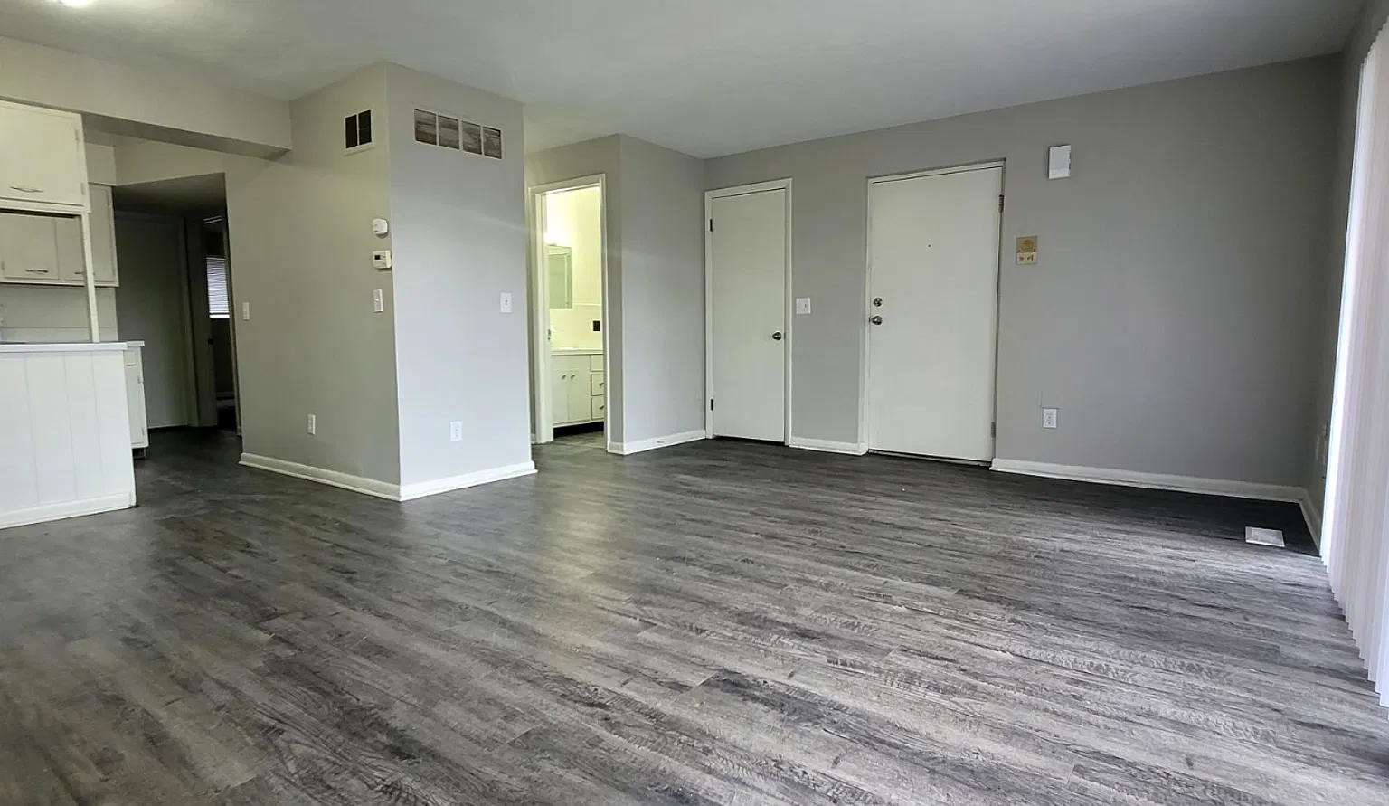 Spacious 2 bedroom 2 bath apartments in Harrison Township! — Photo 2