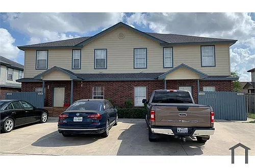 7636 Windsor Oaks Photo 1