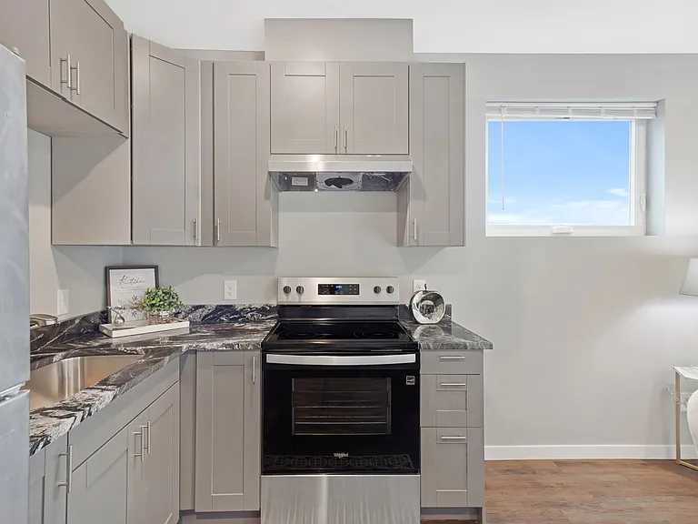 2432 Chicago Ave S #201 — Photo 11