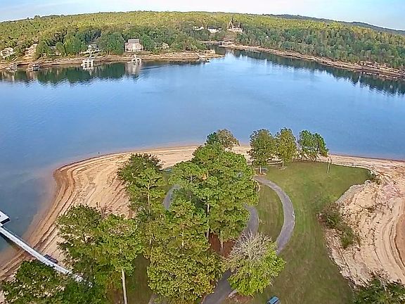 2nd image of 232 Stoney Point Rd S