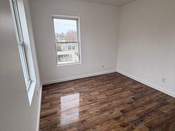 3rd image of 213 Webster St #3F