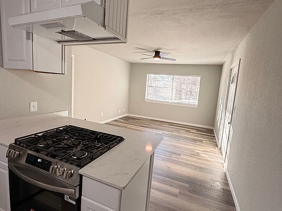 4th image of 501-507 W Spruce St #503
