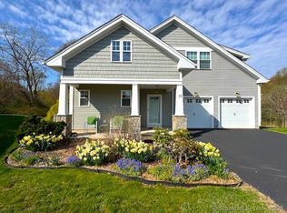 39 Bartlett Holw #39, Middletown, CT 06457