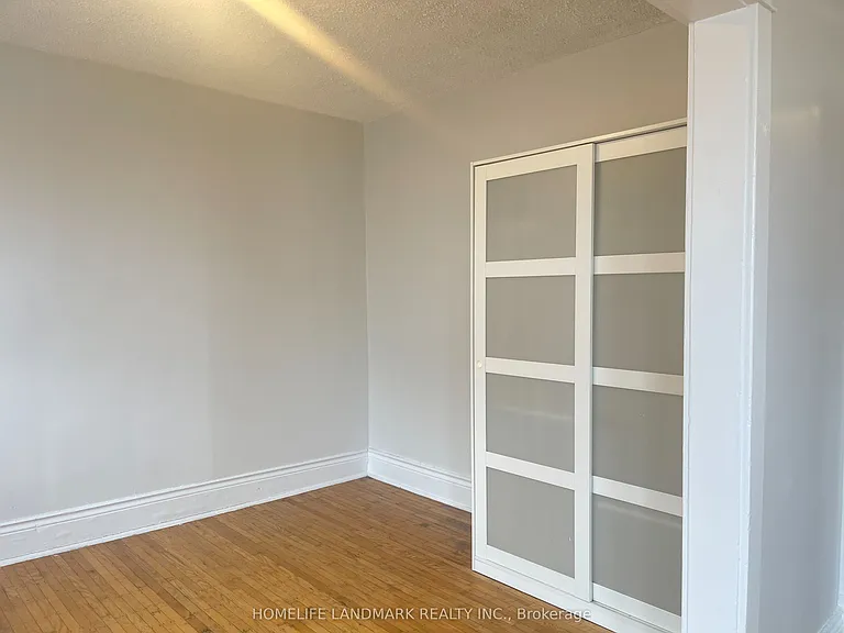 985 Main St E #3 — Photo 18