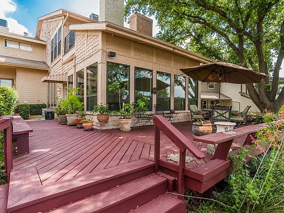 3rd image of 7 Country Lake Dr