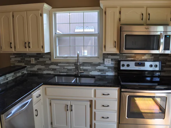309 6th St, Docena, AL 35060