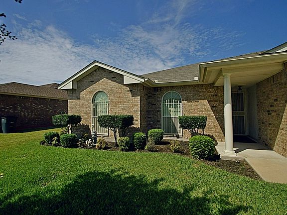 2nd image of 2111 Schottische Ln