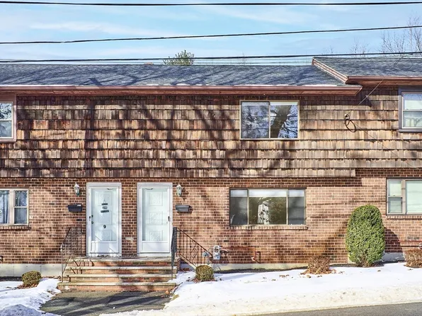 49 Lupine Rd APT 10, Andover, MA 01810