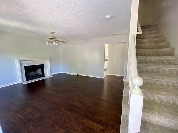 4th image of 4712 Country Ln