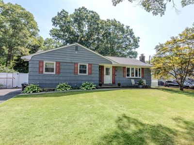 5 Seneca Trail, Ridge, NY, 11961