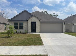 121 Still Lake Dr, Duson, LA 70529