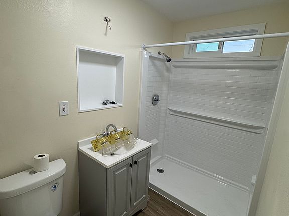 2nd image of 818-20 S 46th St