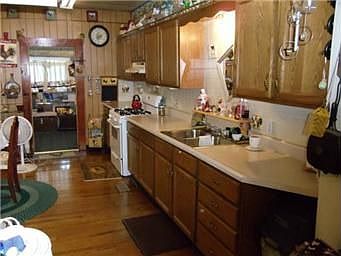 5th image of 441 Donnelly Ave