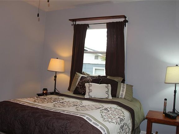 4th image of 3657 Northport Dr