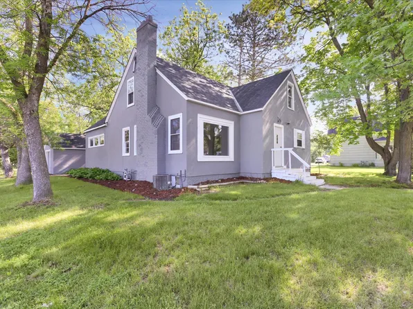 667 W Broadway Ave, Forest Lake, MN 55025