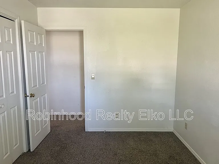 132 Flora Pl — Photo 17