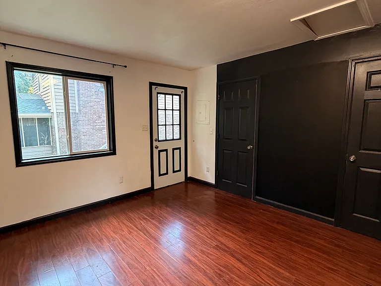 2515 Windmere Dr — Photo 1