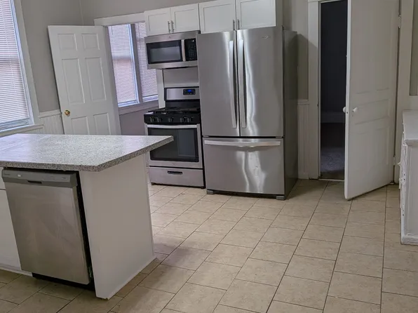 1760 N Arlington Pl #1, Milwaukee, WI 53202