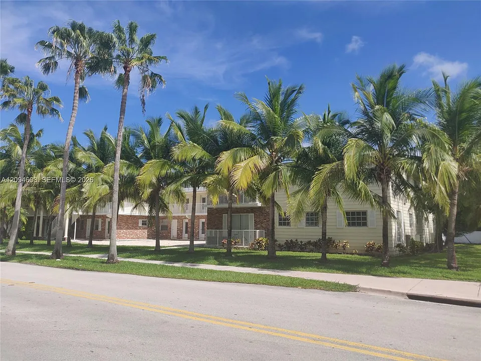 100 Sunrise Dr #28