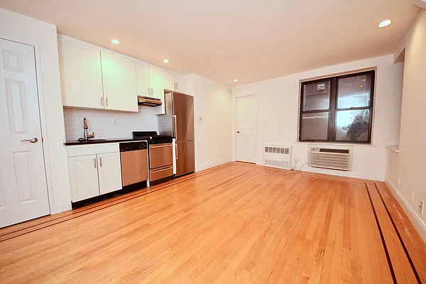 Rented by Waverly Realty Associates | media 1