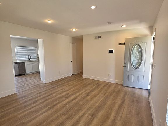 5th image of 1512 Clavelita Pl