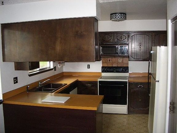 4th image of 2113 S Beaumont Dr