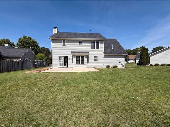 5th image of 135 Brookgreen Ct