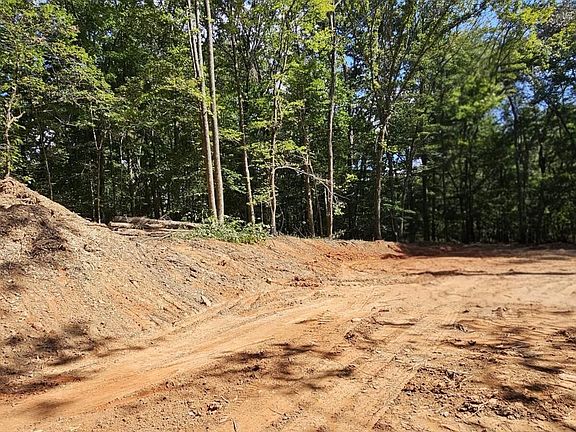 5th image of 7619 Yukon Rd