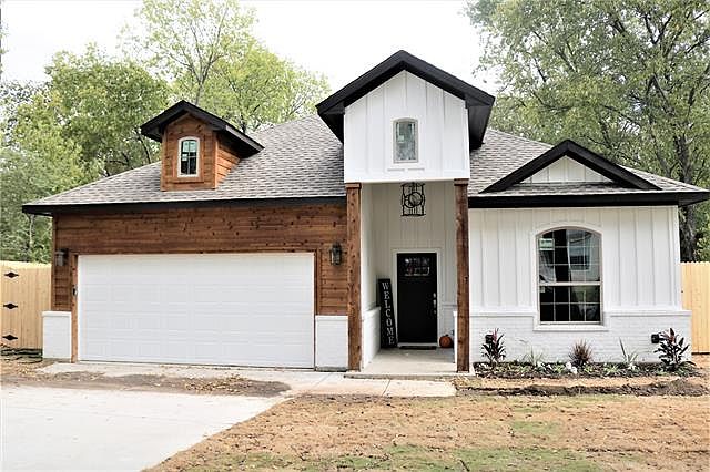 1st image of 4909 Lyndon Dr