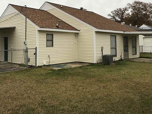 4th image of 1014 Twin Pine Ln