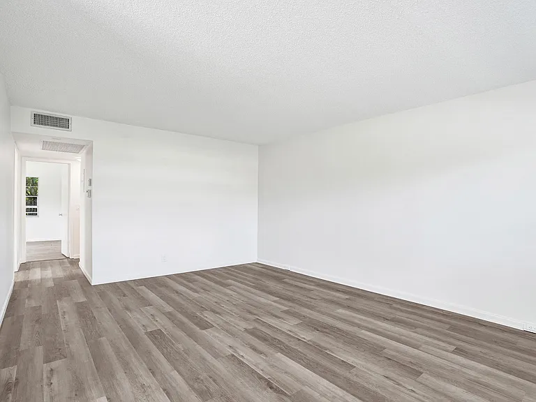 57 Dorset Dr #B — Photo 1