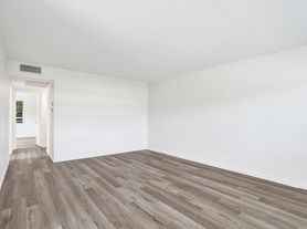 57 Dorset Dr
