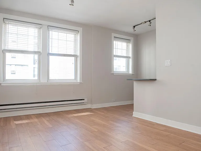 511 W Belmont Ave #32 — Photo 2