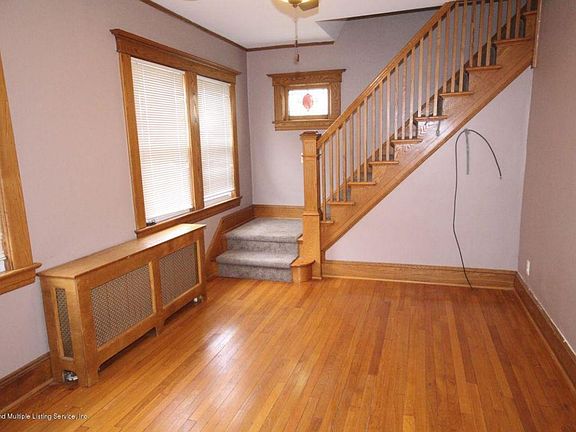 3rd image of 139 Woolley Ave