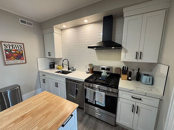 3rd image of 18 Market St #2