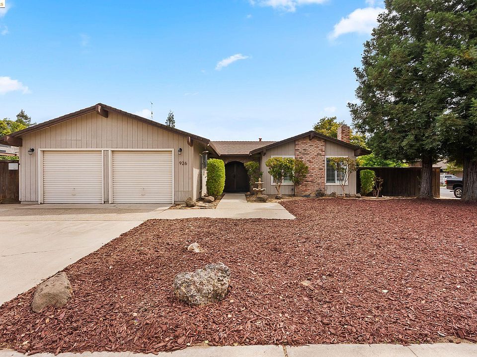 1st image of 926 Souza Blvd