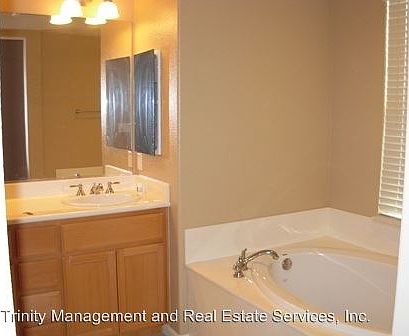 3rd image of 1710 Northshore Dr