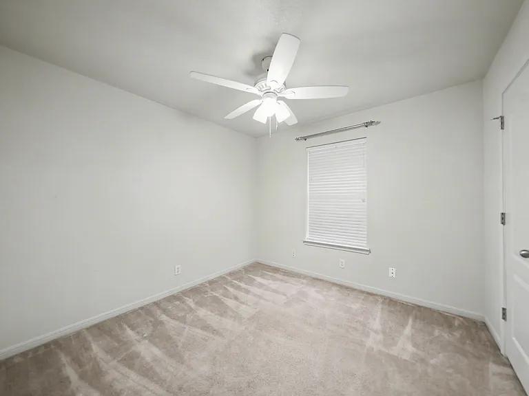 2806 Hydrangea Ave — Photo 17
