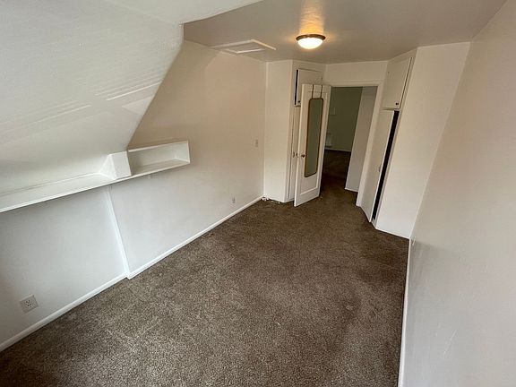 4th image of 1415 E John St APT 1
