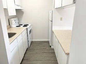 1715 W 11th Ave — Photo 8