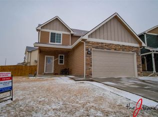 930 Pebble Mountain Dr, Mills, WY 82604