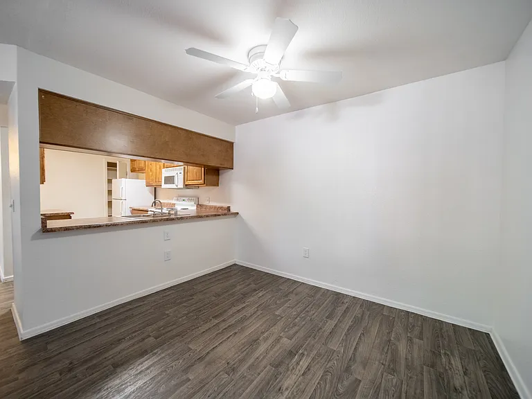 Pusch Ridge Apartments — Photo 23