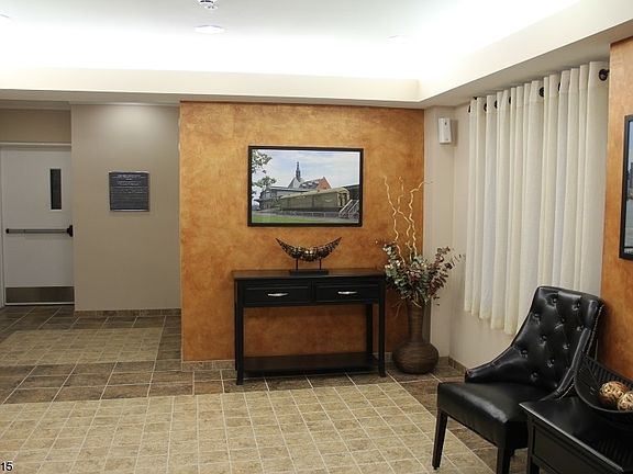 2nd image of 25 Duncan Ave #212