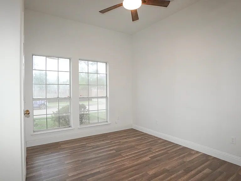 3109 Scott Dr — Photo 14